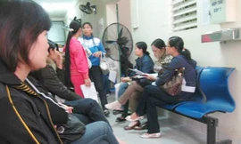 Phụ nữ vô sinh vì suy buồng trứng ngày càng nhiều, trong khi đó người hiến không có nên họ phải tự đi tìm người cho trứng