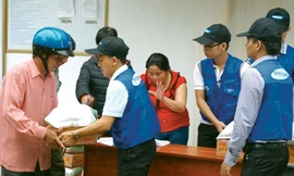 Những tấm lòng vàng sau cơn bão