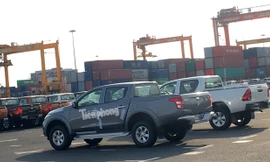 Các hãng xe bắt đầu ồ ạt nhập xe về chạy đua bán hàng dịp cuối năm