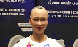 Robot công dân đầu tiên - Sophia xuất hiện sáng nay tại Hà Nội