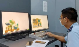 Hàng hóa được soi chiếu tại Cảng Hàng không Quốc tế Nội Bài