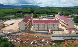 Bức tường bị sập dài hơn 50m, cao 1m