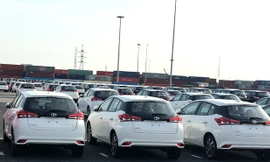 Ô tô nhập khẩu về Việt Nam chủ yếu qua khu vực cảng thuộc Hải Phòng và TP. Hồ Chí Minh. Ảnh: Tuấn Nguyễn