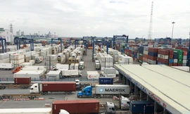 Cảng Cát Lái ùn tắc vì ảnh hưởng của dịch COVID-19, giãn cách xã hội theo Chỉ thị 16. Ảnh: Tuấn Nguyễn