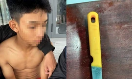 Dùng dao uy hiếp, trói chủ tiệm tạp hoá rồi lấy tiền chơi game