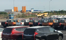 Tháng 11, cả nước nhập khẩu 11.744 xe ô tô nguyên chiếc các loại. Ảnh: Tuấn Nguyễn