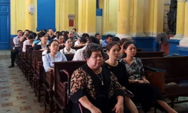 TAND TPHCM tuyên phạt bị cáo Hứa Thị Phấn 30 năm tù và phải bồi thường cho CB hơn 16.700 tỷ đồng.