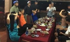 Một nhóm bắt giữ con nợ bị Công an quận 12 bắt giữ trên địa bàn TPHCM 