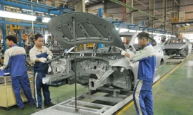 Công nhân TC Motor lắp ráp xe ô tô tại nhà máy ở Ninh Bình. Ảnh: Tuấn Nguyễn