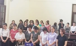 Các bị cáo tại tòa ngày 24/4