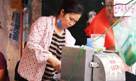 Kiếm bạc triệu mỗi ngày nhờ mía đá vỉa hè