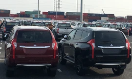 Ô tô nhập khẩu về Việt Nam qua cảng Tân Vũ, Hải Phòng. Ảnh: Tuấn Nguyễn