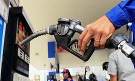 Giá xăng tiếp tục được điều chỉnh giảm từ 15h hôm nay, 14/2