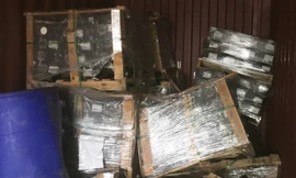 Phụ tùng ô tô còn nguyên vỏ hộp, nhãn mác trà trộn trong phế liệu bị cơ quan chức năng phát hiện, thu giữ