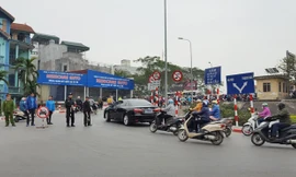 Xe biển xanh được ưu ái đi vào đường cấm.