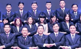 Shark Hưng cùng ban lãnh đạo Cenland