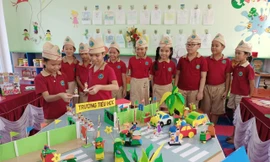 Các em học sinh Tiểu học cùng học về ATGT