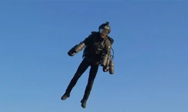 Bộ giáp bay Iron Man ngoài đời thật