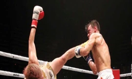 Thần đồng kickboxing Nhật Bản tung cú đá hạ gục đối thủ