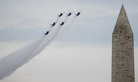 Tiêm kích, oanh tạc cơ Mỹ bay rợp trời Ngày Độc lập