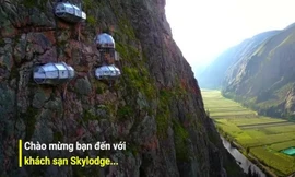 Khách sạn cheo leo trên vách núi, muốn lên phải đu dây cáp ở Peru