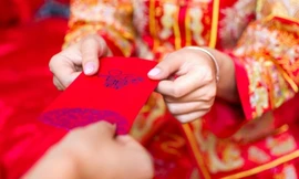 Trẻ em mong gì trong bao lì xì?