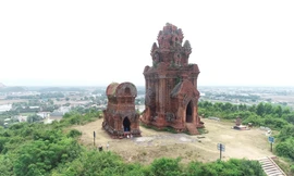 Tháp Chăm gần 1.000 năm tuổi còn sót lại ở Bình Định