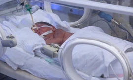 Sức khỏe con trai sản phụ ung thư tiến triển tốt sau 3 ngày sinh