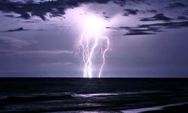 'Siêu sét' mạnh gấp 1.000 lần sét thường