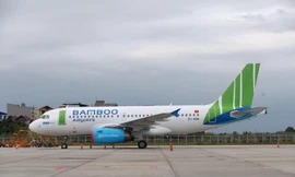 VIDEO: Bamboo Airways cất cánh chuyến bay thương mại đầu tiên