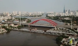 Cầu đường sắt mới ở Sài Gòn sắp hoàn thành