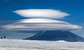 Loại mây bất động thường bị nhầm là đĩa bay ngoài hành tinh