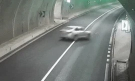 Tài xế chết thảm vì dùng smartphone 30 lần trong 34 phút