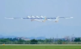 Máy bay năng lượng mặt trời của Trung Quốc lần đầu cất cánh