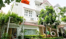 'Đột nhập' biệt thự lộng lẫy của Vy Oanh và chồng đại gia ở TP.HCM