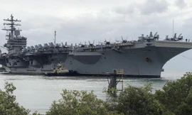 Cận cảnh tàu sân bay 'thành phố nổi' của Mỹ ở Biển Đông