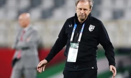 Vì sao Liên đoàn bóng đá Thái Lan sa thải HLV Rajevac?