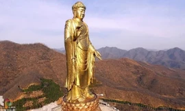 Tượng Phật mạ vàng cao nhất thế giới