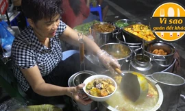 Quán bún riêu rau nhút bán hơn 300 khách mỗi đêm