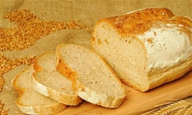 Lý do bạn nên vứt cả ổ bánh mì dù chỉ bị mốc nhẹ