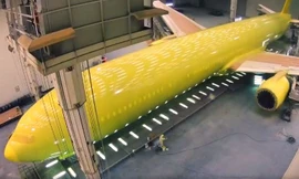 Quá trình sơn lại một chiếc Boeing 777 phức tạp như thế nào