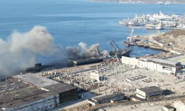 Tàu đổ bộ của Nga bốc cháy ở cảng Severomorsk