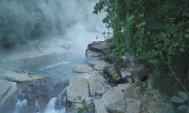 Hồ nước sôi tự nhiên có nhiệt độ tử thần tại Peru