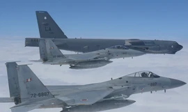 Cận cảnh máy bay ném bom B-52 của Mỹ tới Trung Đông đối phó với Iran