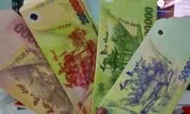 Lì xì in hình tiền rao bán nhan nhản 'phớt' lệnh cấm