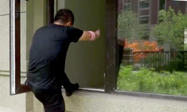 Mua chung cư cao cấp, gia chủ phải vào nhà bằng cửa sổ