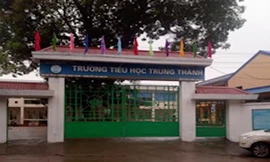 Phụ huynh tố giáo viên bắt hàng loạt học sinh tự tát 50 cái vào mặt