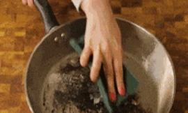 Bí kíp rửa sạch vết cháy trên chảo và nồi chỉ trong 2 phút