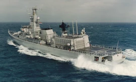 Chiến hạm Hà Lan tránh sự truy đuổi giữa biển khơi như thế nào?