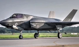 Khoảnh khắc siêu chiến đấu cơ F-35 cất cánh và leo dốc ngoạn mục